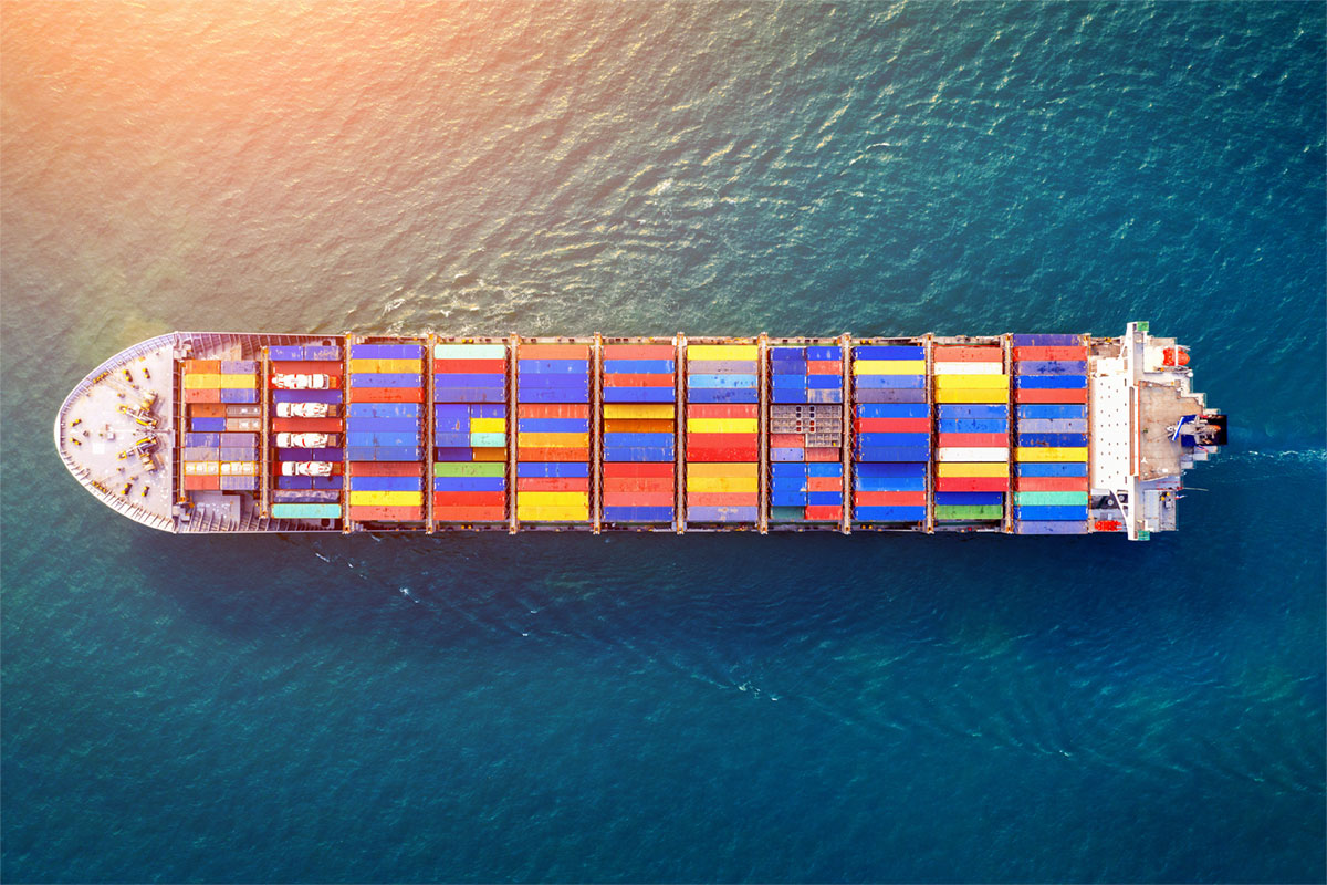 Sea freight photo created by tawatchai07 - www.freepik.com